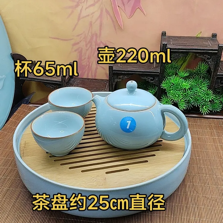 河南汝州，汝瓷茶器，原矿石玛瑙釉，壶出汤特别好，窑口价低，简装