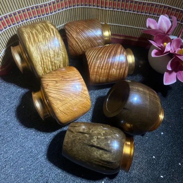 储物罐千年阴沉木茶叶罐礼品摆件收藏金丝楠木老料满花纹收纳摆件