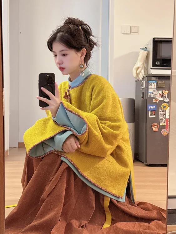 2025秋冬新款韩版撞色毛呢外套女立领打底衫半身裙复古显瘦三件套