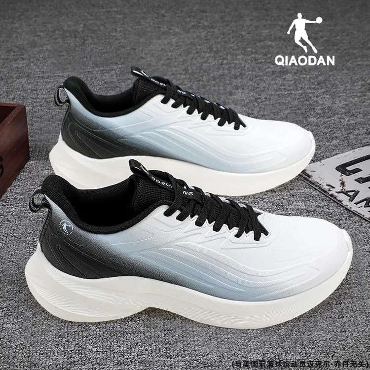 乔丹运动鞋男鞋2025新款冬季皮面防水休闲跑鞋男士专业减震跑步鞋