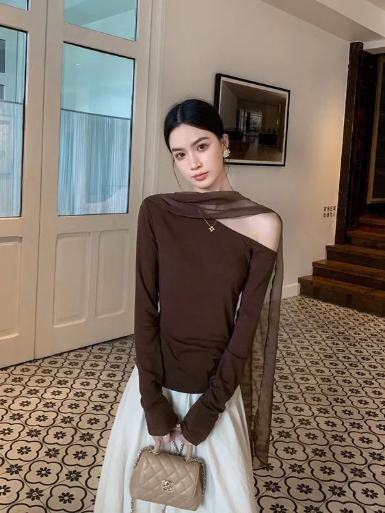 复古美拉德修身显瘦斜肩高弹亲肤女2025秋季新款气质T恤上衣