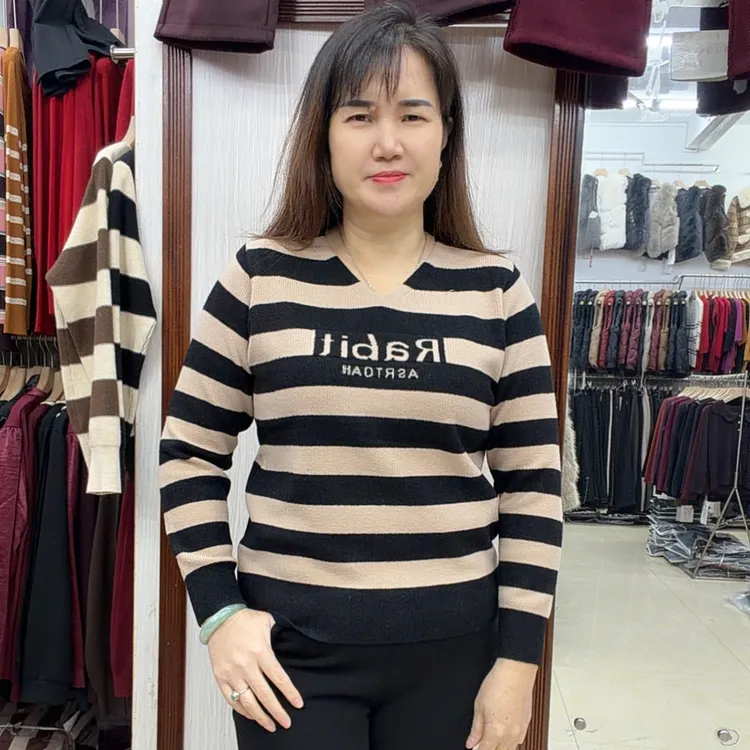 3冬季新款高档百搭时尚气质女士条纹长袖上衣32127