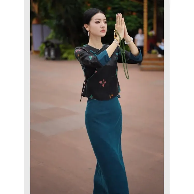 早秋季新中式国风女装清冷高雅感超惊艳的黑色两件套套装裙尽显多