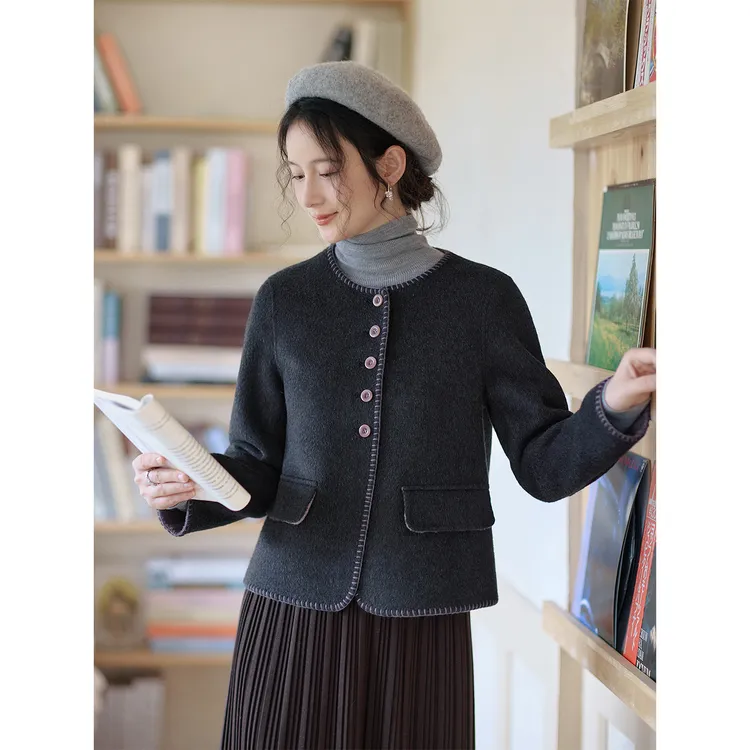 红念黑色圆领毛呢外套女短短小个子冬季2025年新款气质呢子上衣