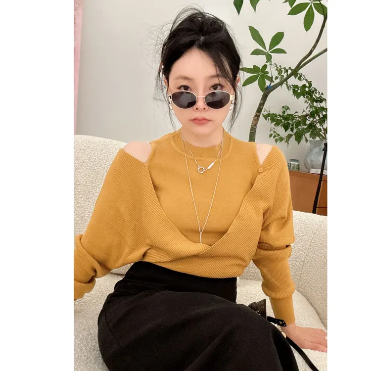 新款圆领设计感漏肩显瘦针织衫上衣