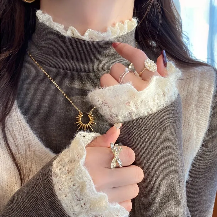 半高领蕾丝磨毛打底衫女内搭2025年秋冬季新款高级感加绒加厚上衣