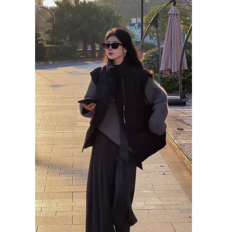 秋冬穿搭一整套女2025新款懒惰风针织衫叠穿马甲外套休闲裤三件套