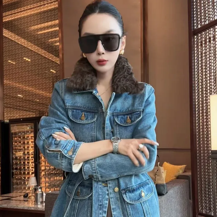 2025摩登复古撞色鹿皮绒洗水加棉洋气牛仔外套（衣长70左右）