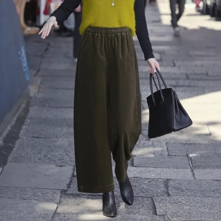军绿色灯芯绒阔腿裤女2026新款春松紧腰大码女裤胖mm显瘦宽松裤子
