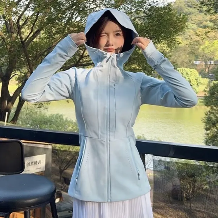 lu秋冬新款防水CrossChill连帽软壳修身加绒冲锋衣女户外徒步夹克