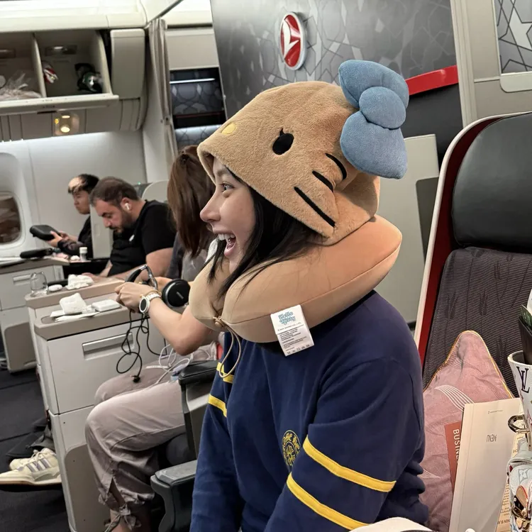 hellokittyu型枕连帽遮光靠枕旅行便携护颈长途飞机高铁睡觉神器