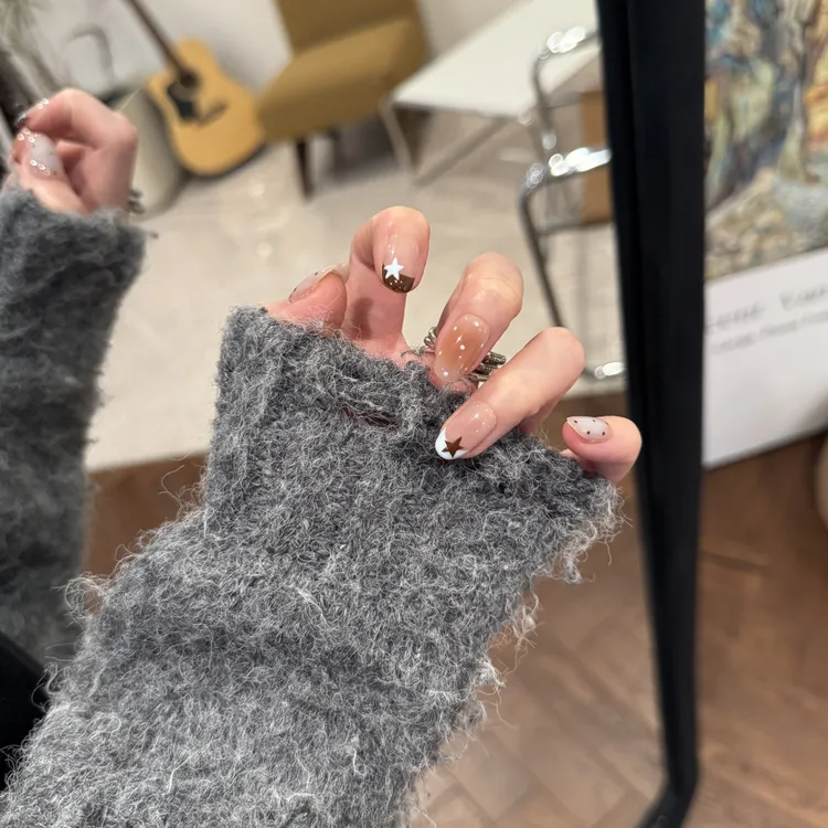 8888奶咖流星高级波点日常显白纯手绘纯手工穿戴甲豆豆，短椭圆