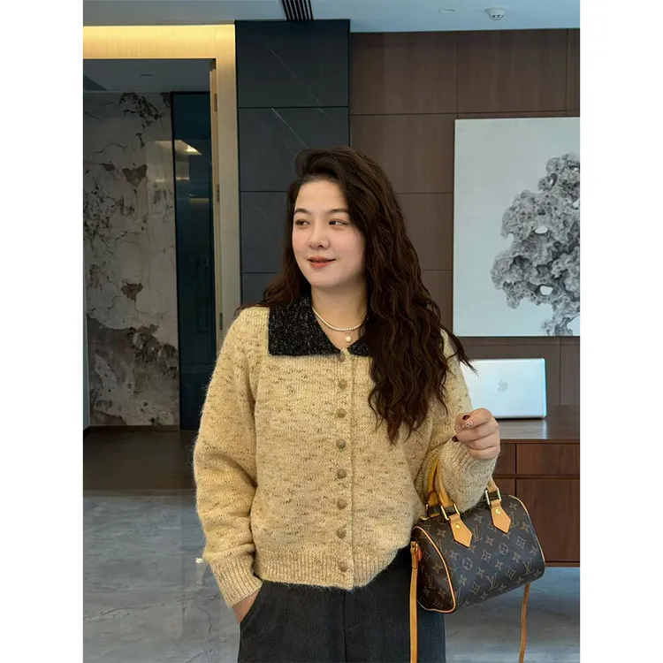 WenWen小个子2025秋冬新款暖色调撞色翻领针织开衫毛衣上衣4606