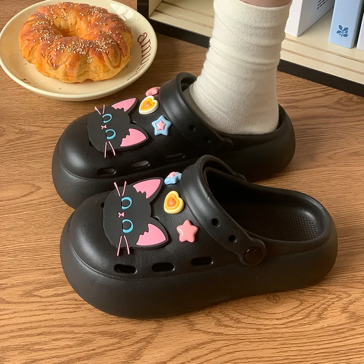 可爱小黑猫洞洞鞋女夏季外穿厚底防滑包头学生休闲网红凉拖鞋假日