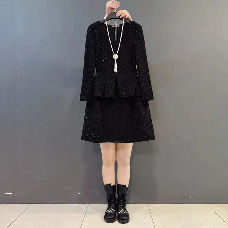 大码法式小香风荷叶下摆长袖圆领拼接假两件连衣裙