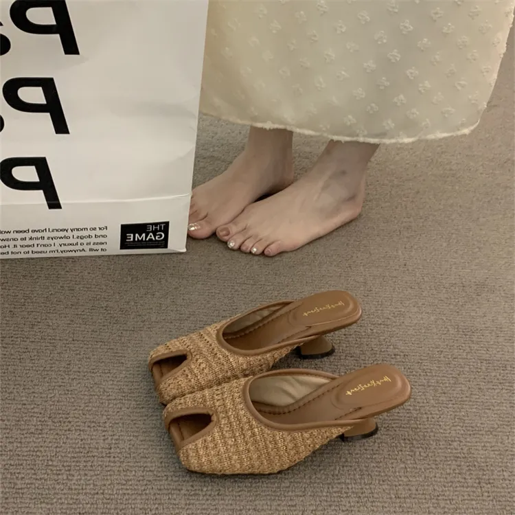 【运费险】晚晚风高跟小众波西米亚女外穿2025度假编织粗跟包头凉鞋