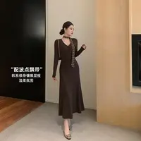 林关关【枫林大道】优雅知性显白针织连衣裙秋季气质显瘦V领长裙女