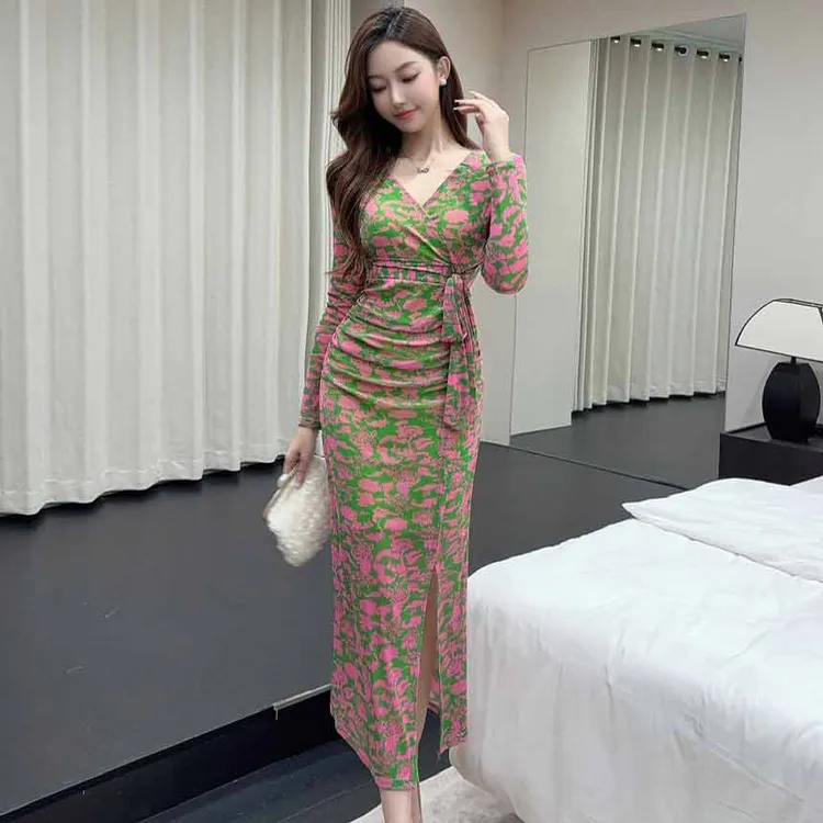 气质温柔风性感V领碎花长袖连衣裙纯欲显瘦高腰开叉收腰包臀长裙