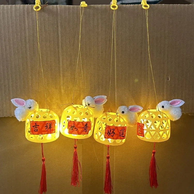 新款网红闪光玩具手提发光兔子竹编小灯笼节日礼品批发夜市摆地摊