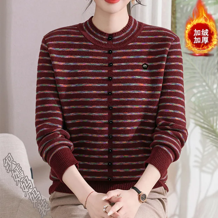 时尚妈妈秋冬装半高领加绒加厚打底衫中老年女装条纹针织保暖上衣
