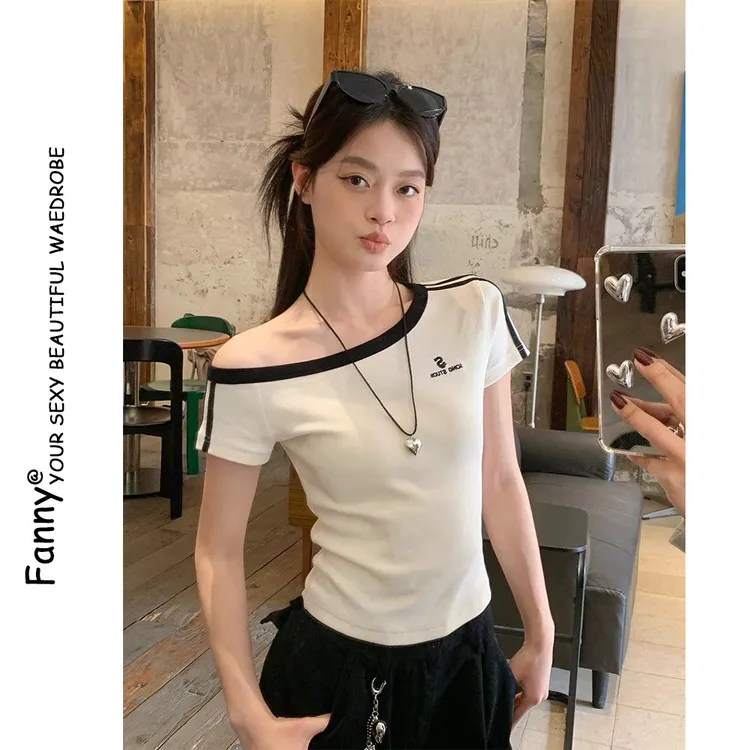 美式辣妹露肩白色短袖t恤女夏季新款设计感撞色拼接修身显瘦上衣
