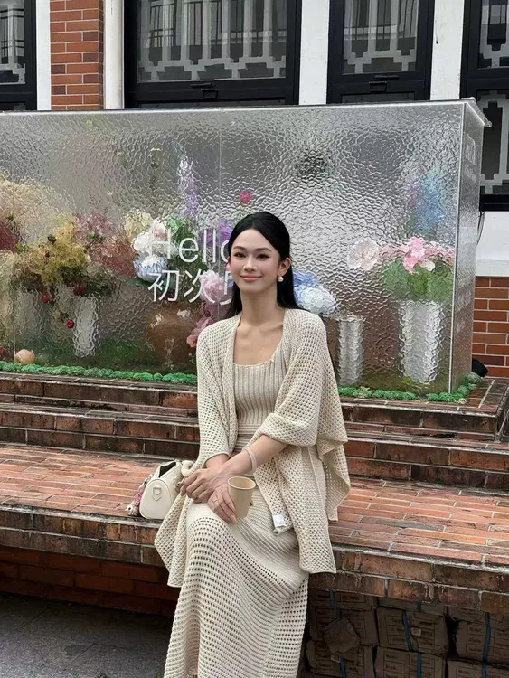 慵懒风穿搭一整套女初秋法式复古针织吊带连衣裙披肩上衣两件套装