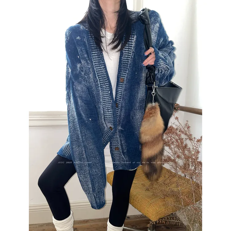 JCCC影子【丹宁软织】仿牛仔蓝毛绒刷色单排扣针织毛衣开衫JE5PBS12
