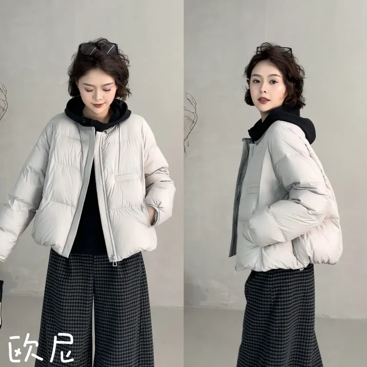 欧尼私服 2025秋冬新款简约圆领宽松休闲羽绒服外套2509C6396