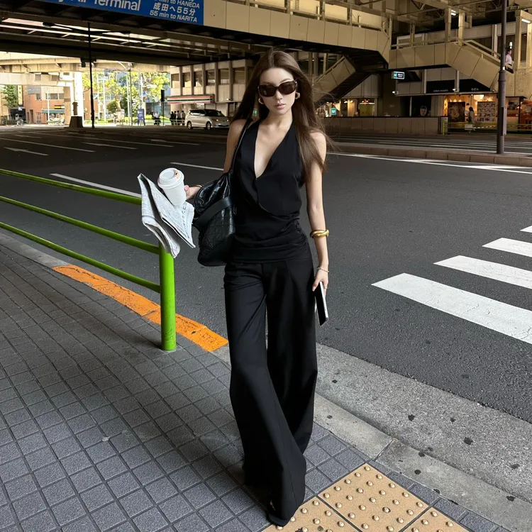 交叉低V领挂脖露背抽皱显瘦高级感吊带上衣女夏季百搭直筒阔腿裤