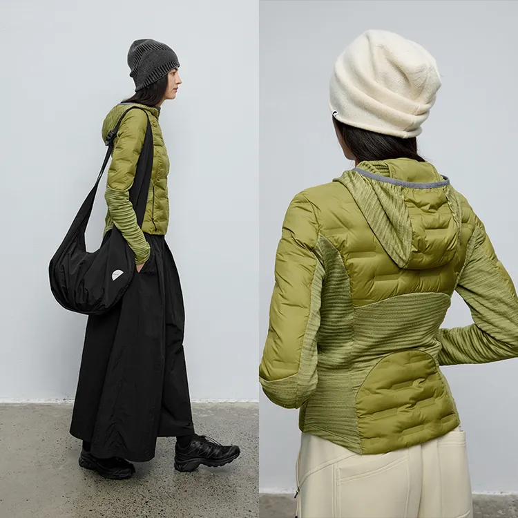 半圆女装[运动]2025秋冬修身显瘦连帽轻量化拼接羽绒服Q5221876