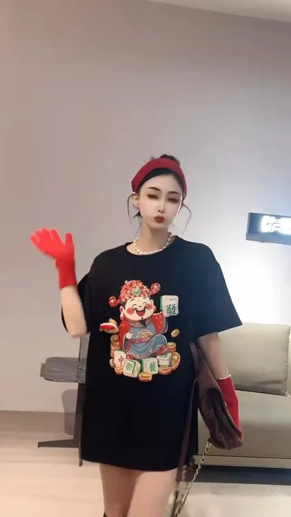 秋冬新款喜迎财富洋气立体设计高级烫钻百搭时尚减龄显瘦短袖