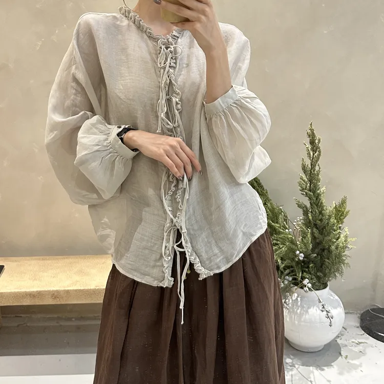 慵懒木耳边~苎麻两穿仙气花边褶皱系带小衫