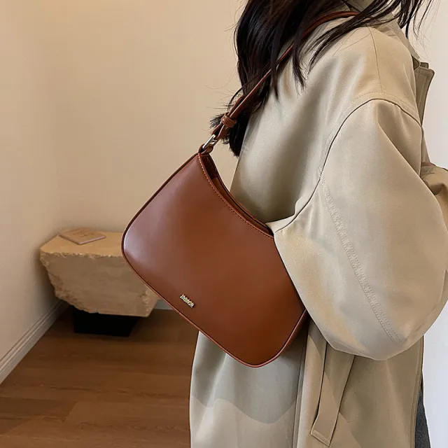 高级质感小众包包2025新款女包流行爆款百搭斜挎包时尚单肩腋下包