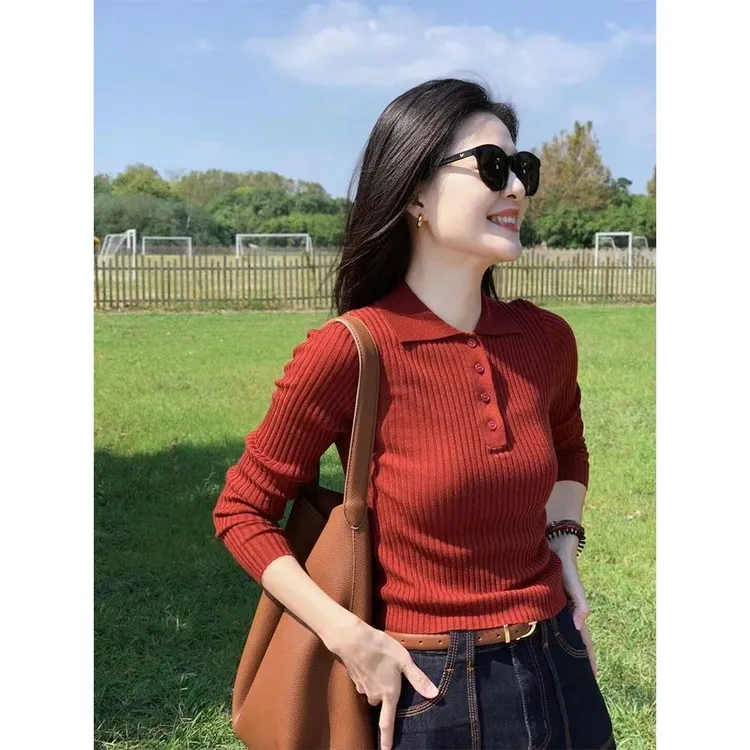 2025秋季新款复古高级感红色polo领毛衣女洋气修身显瘦打底针织衫