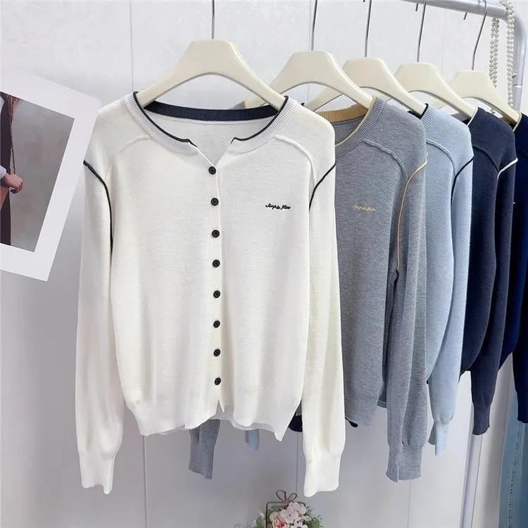 字母刺绣撞色圆领单排扣长袖针织开衫女早秋新款宽松显瘦上衣外套
