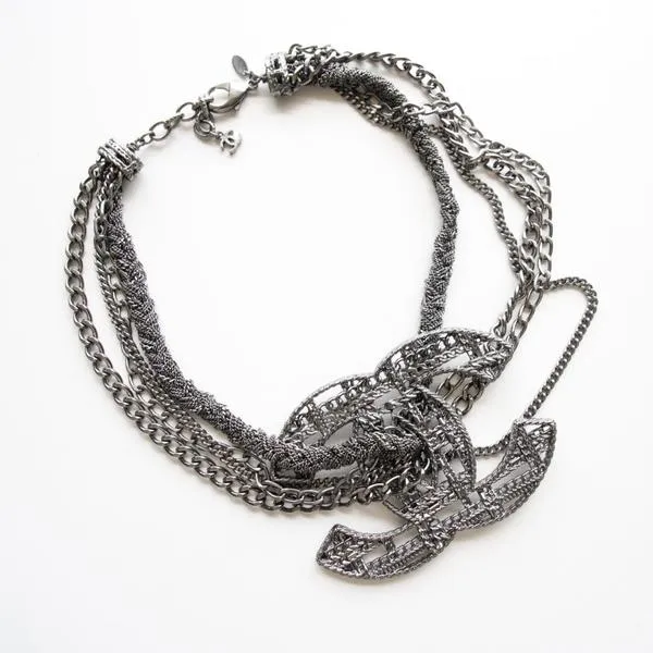 抢手～Chanel 镂空双C枪色多层项链