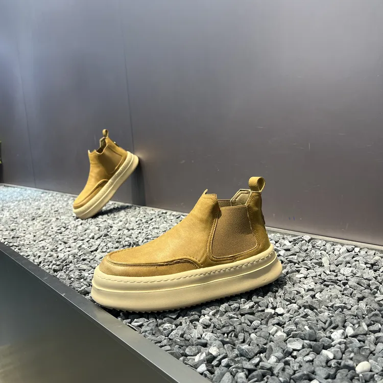 2025广州秋冬款简约高帮套脚软底软面青春百搭休闲时尚潮流马丁靴