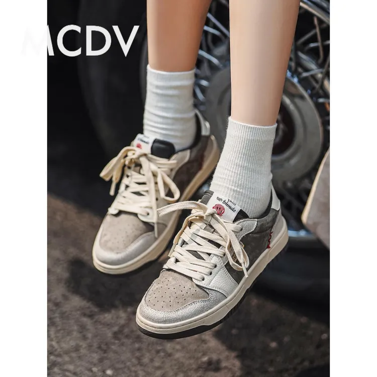 男鞋2025新款夏季透气潮鞋休闲运动鞋潮牌高级感小众设计板鞋