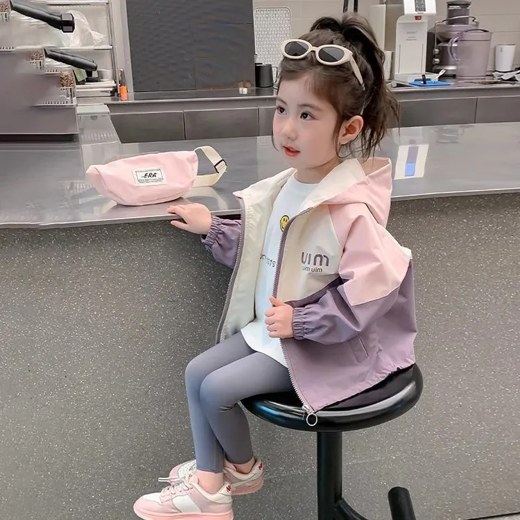 春秋2025新款女童外套洋气女孩上衣儿童春装夹克连帽冲锋衣