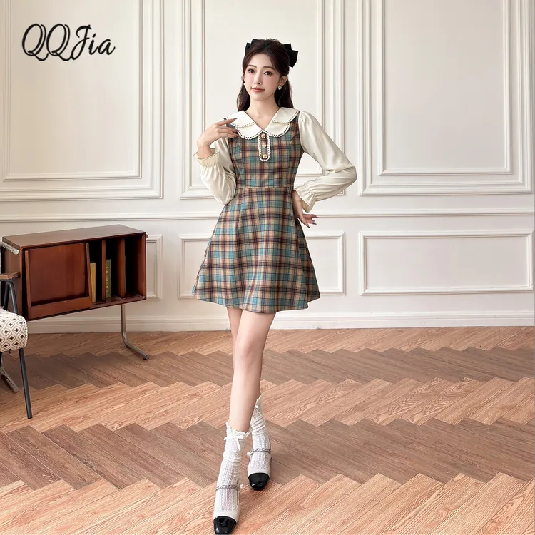 1115法式翻领格子连衣裙女秋季巨好看千金风穿搭修身显瘦A字裙