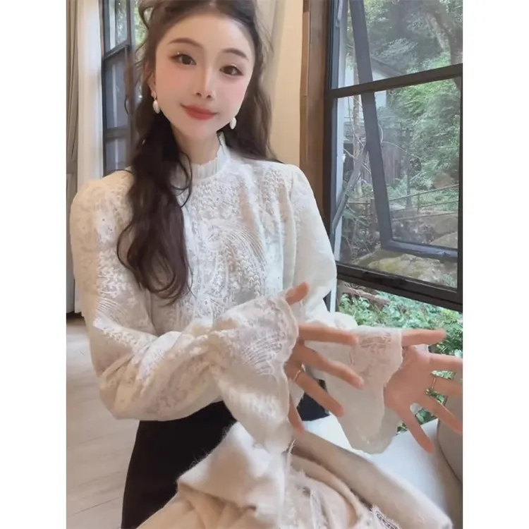 蕾丝木耳领白色打底衫女秋冬2025新款内搭拼接喇叭袖法式打底上衣