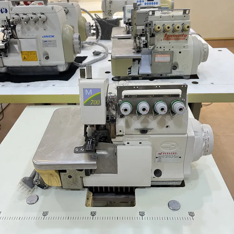 飞马M700家用四线锁边（默认小台面）