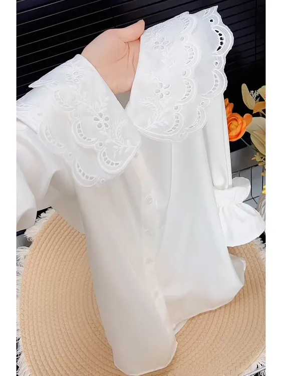 韩系百搭娃娃领白色长袖衬衫女装2025秋季新款设计感勾花镂空衬衣