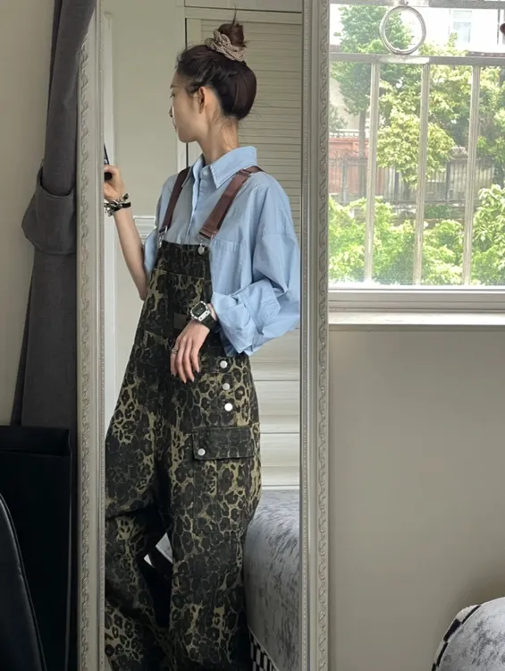 【小鳄鱼】秋冬气质韩系蓝色衬衫搭配设计感吊带背带裤两件套装
