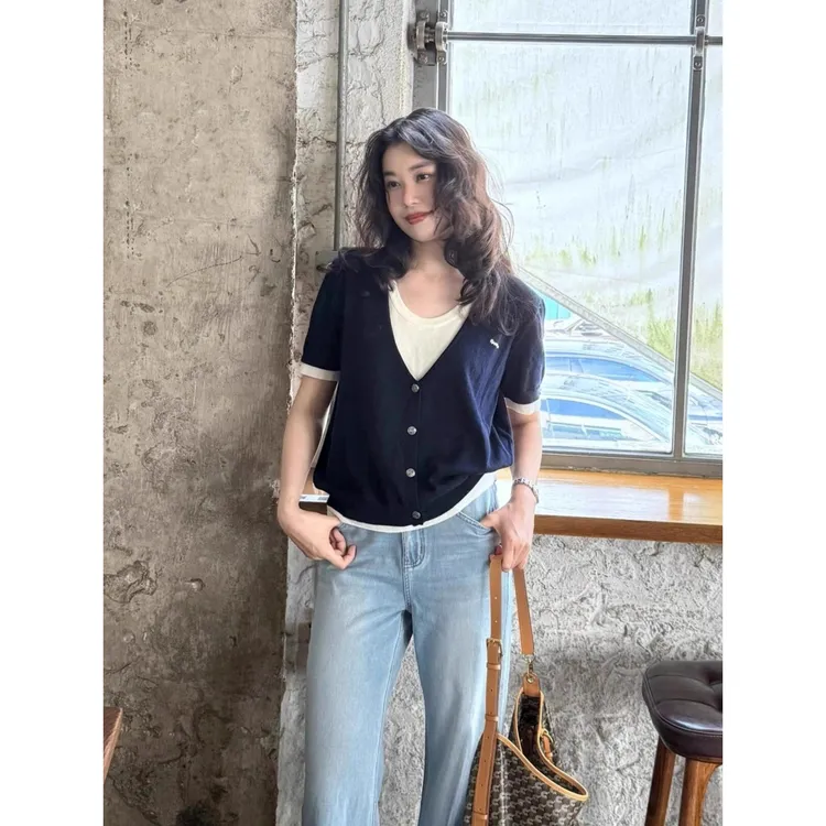 这版型巨爱！藏蓝色设计感撞色针织短袖T恤女夏季独特漂亮短款上衣