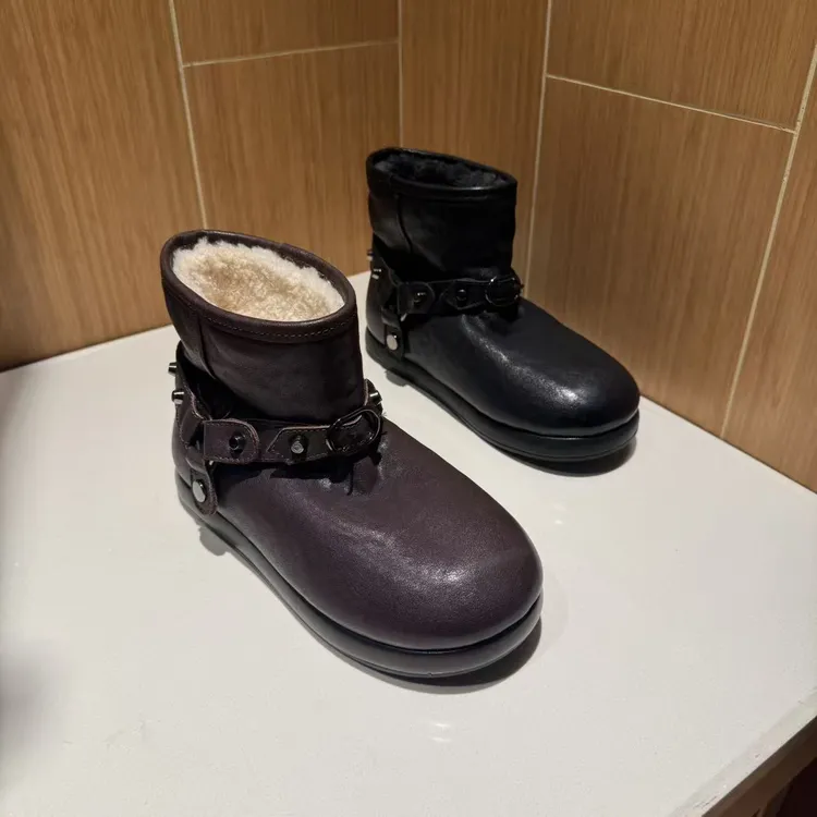 龙海纳广州dje女鞋皮带扣铆钉雪地棉