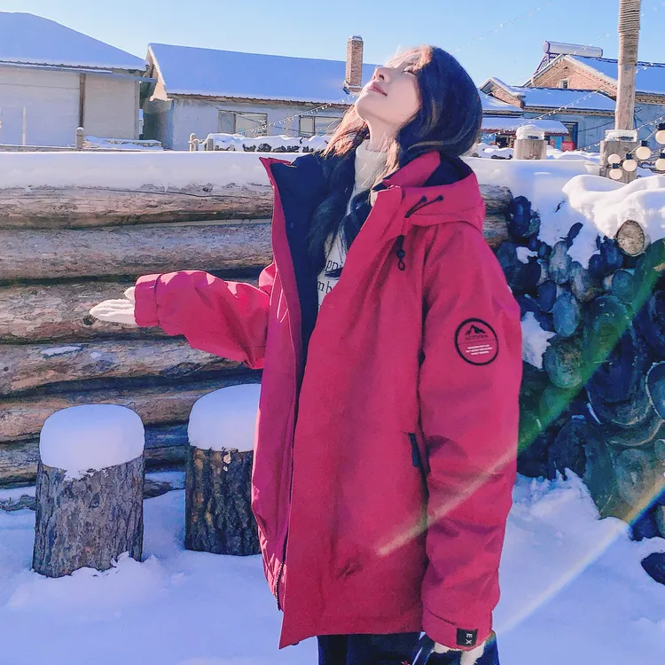 工装减龄玫红色连帽冲锋衣羽绒服女冬季2025新款户外90白鸭绒外套