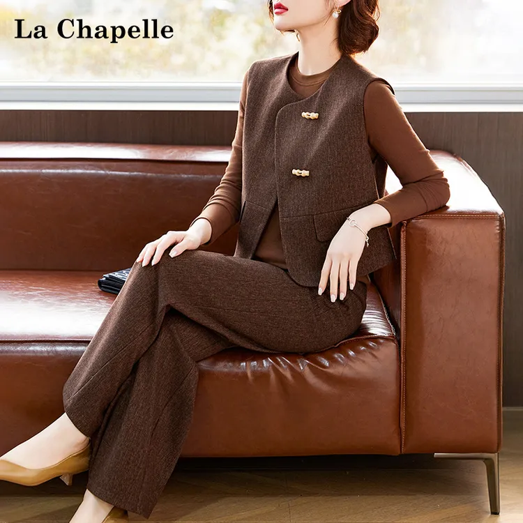 拉夏贝尔妈妈秋装套装时尚马甲打底上衣中老年女春秋阔太太三件套