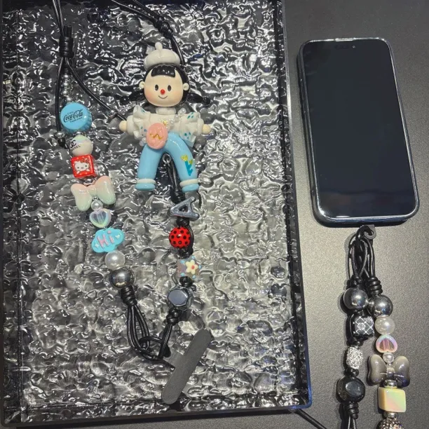 长腿妹妹小香风手机斜挎链手工diy创意个性手机斜挎绳可调节羊皮