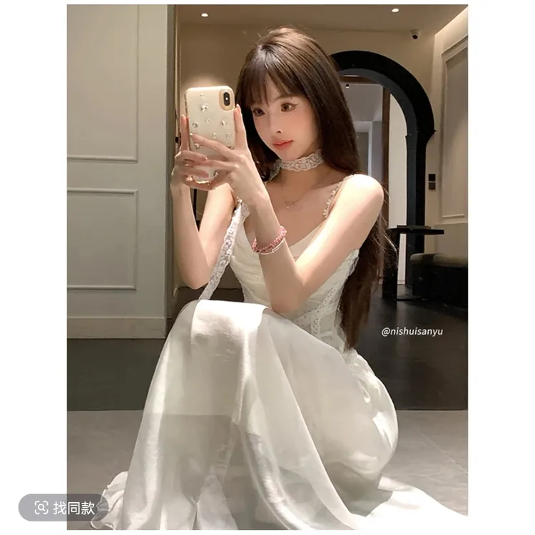 春游出行法式吊带连衣裙2025春夏新款洋气炸街纯欲气质显瘦大摆裙